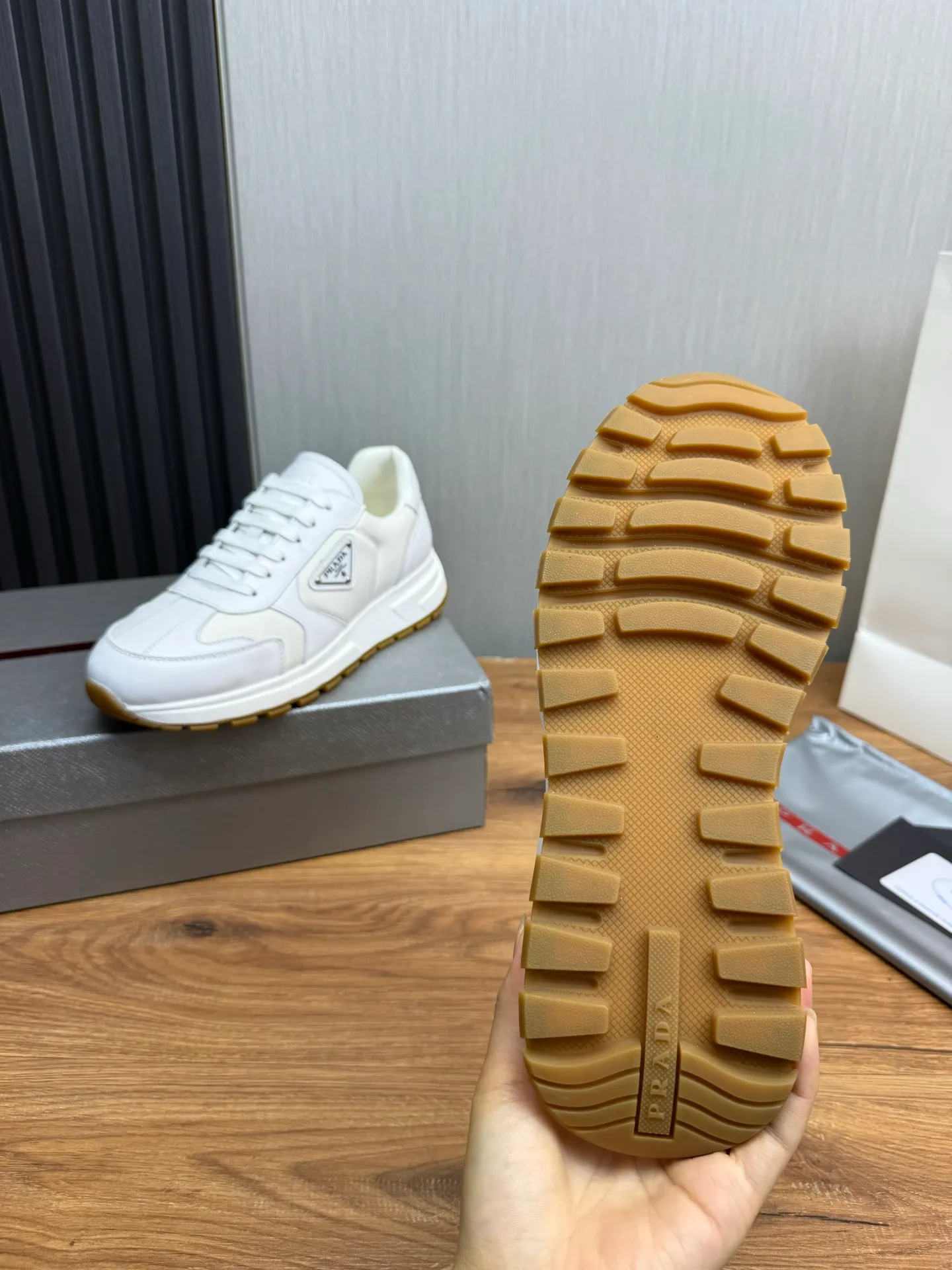 Factory price 580💰 [PRADA] Hot-selling men's shoes shipped 👏Official website synchronized ⬆️ Original cowhide fabric + cowhide lining, cowhide feet 🐮 1:1 shipment ✔️Original original bottom, 38-45 (45. Customized, non-refundable)